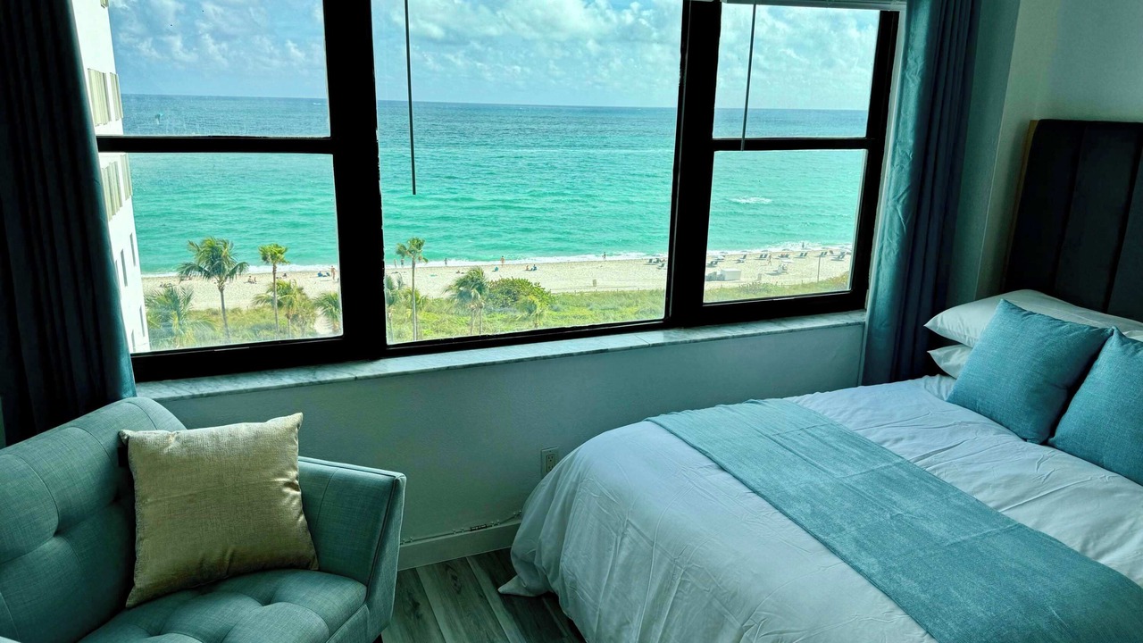Photo of Bedroom in Mid Beach