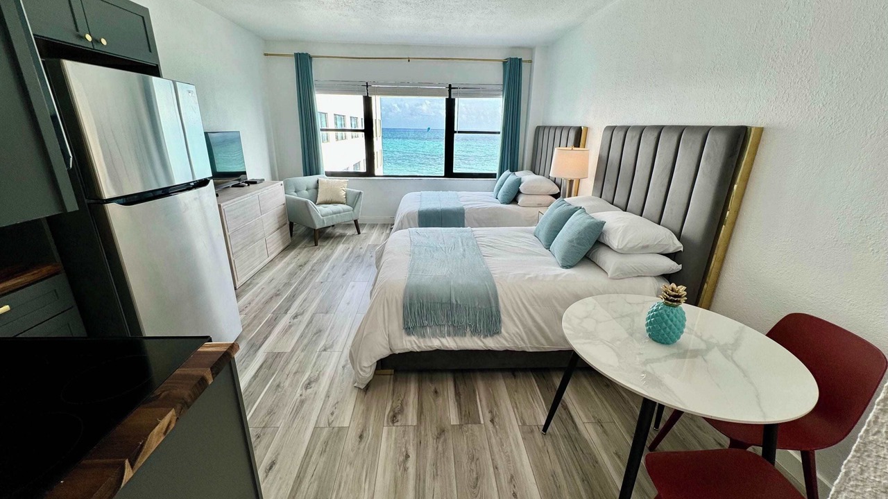 Photo of Bedroom in Mid Beach