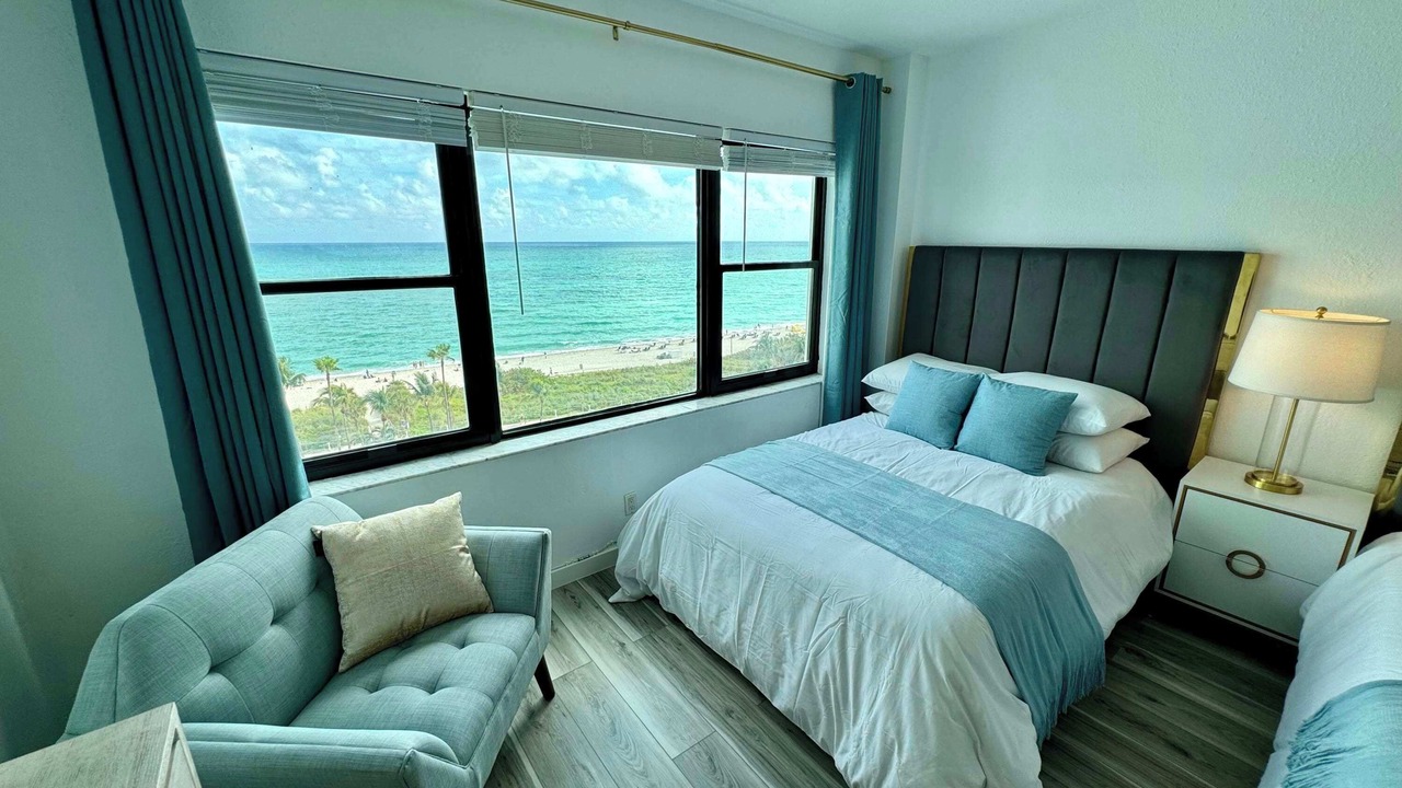 Photo of Bedroom in Mid Beach