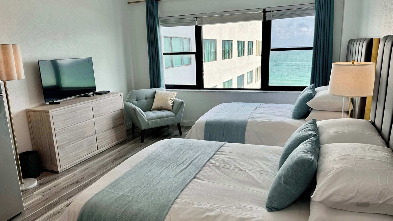 Photo of Bedroom in Mid Beach