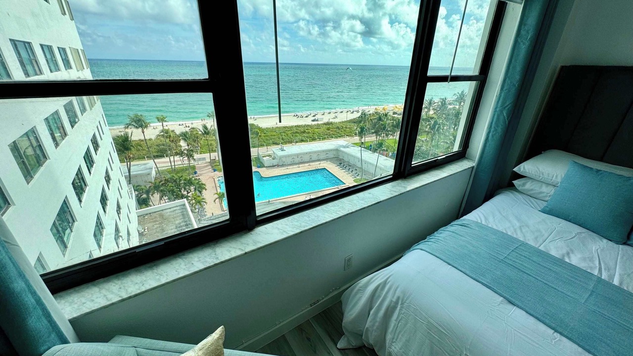 Photo of Bedroom in Mid Beach