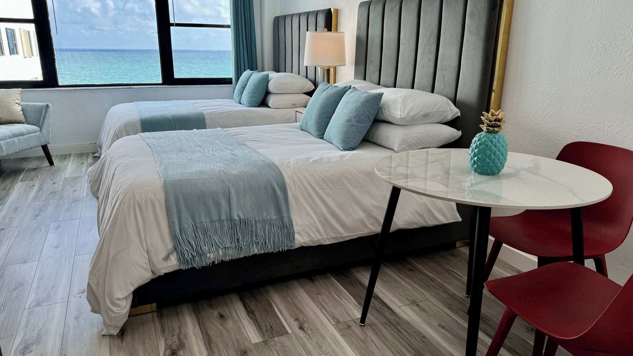 Photo of Bedroom in Mid Beach