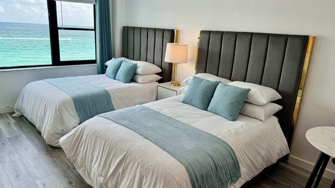 Photo of Bedroom in Mid Beach