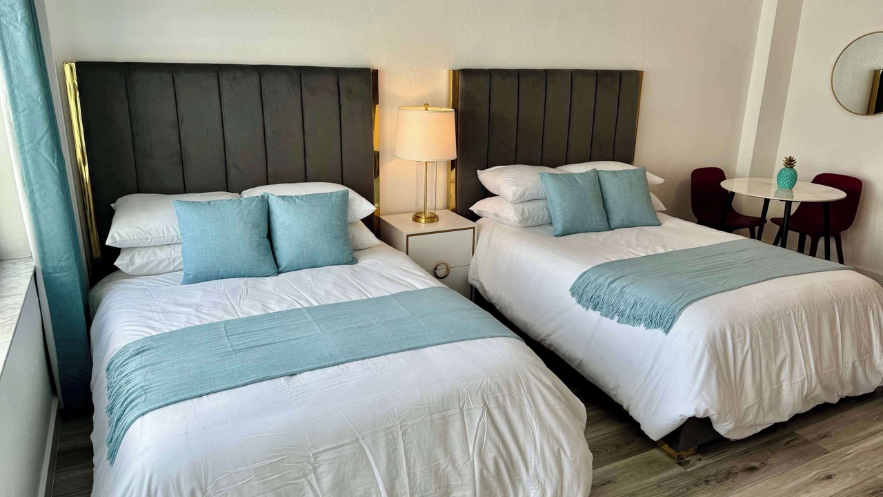 Photo of Bedroom in Mid Beach