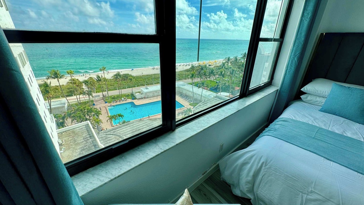 Photo of Bedroom in Mid Beach