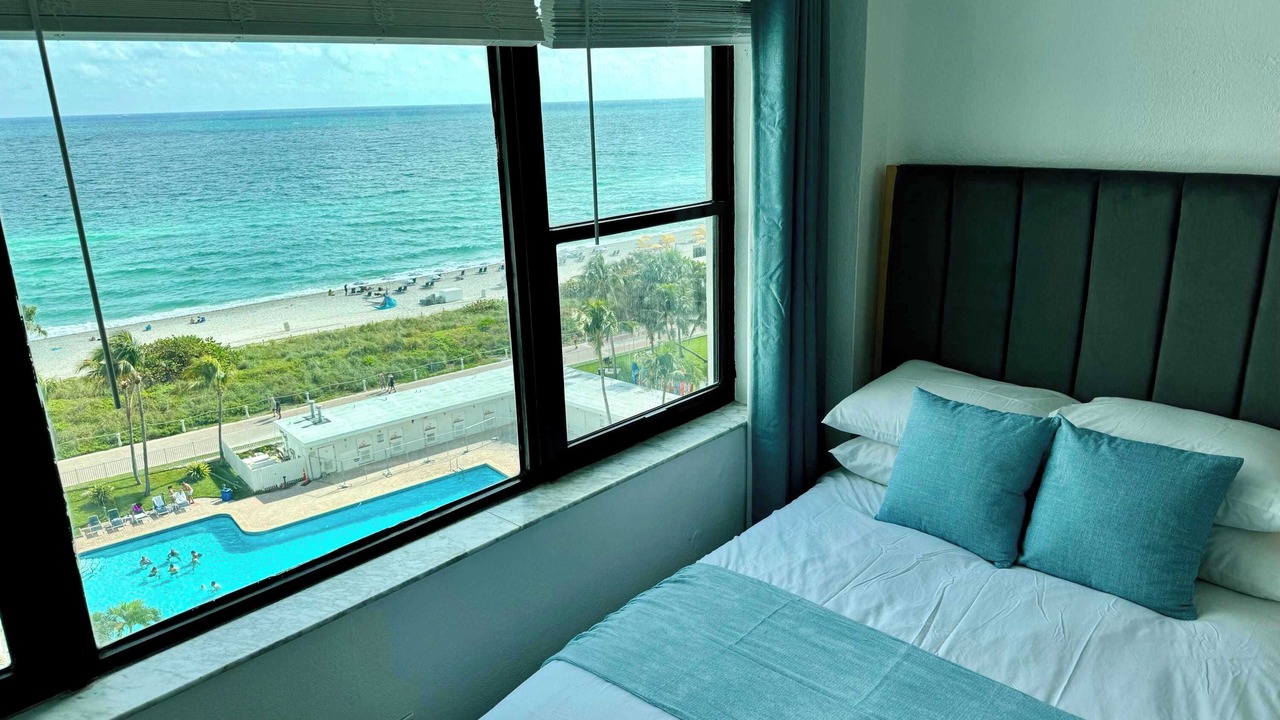 Photo of Bedroom in Mid Beach
