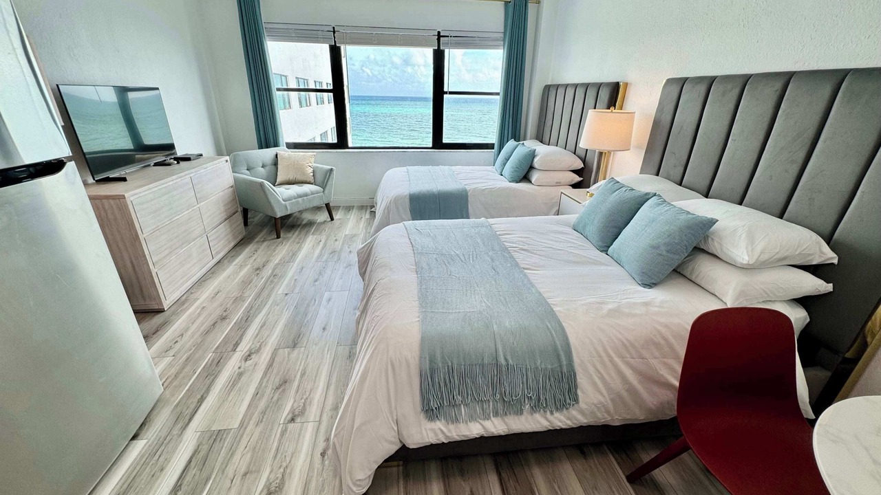 Photo of Bedroom in Mid Beach