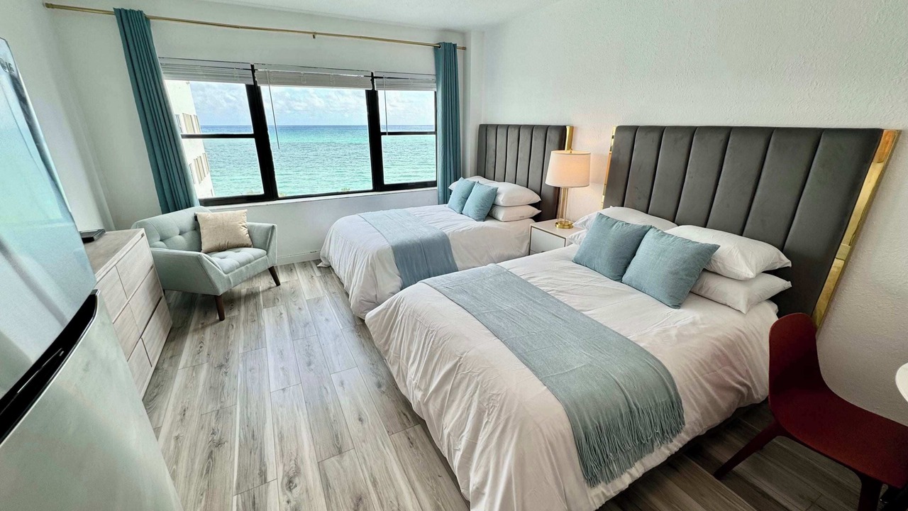 Photo of Bedroom in Mid Beach