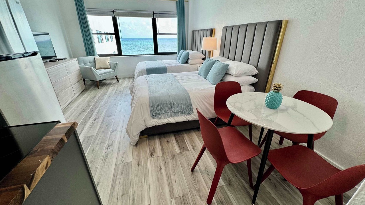 Photo of Bedroom in Mid Beach