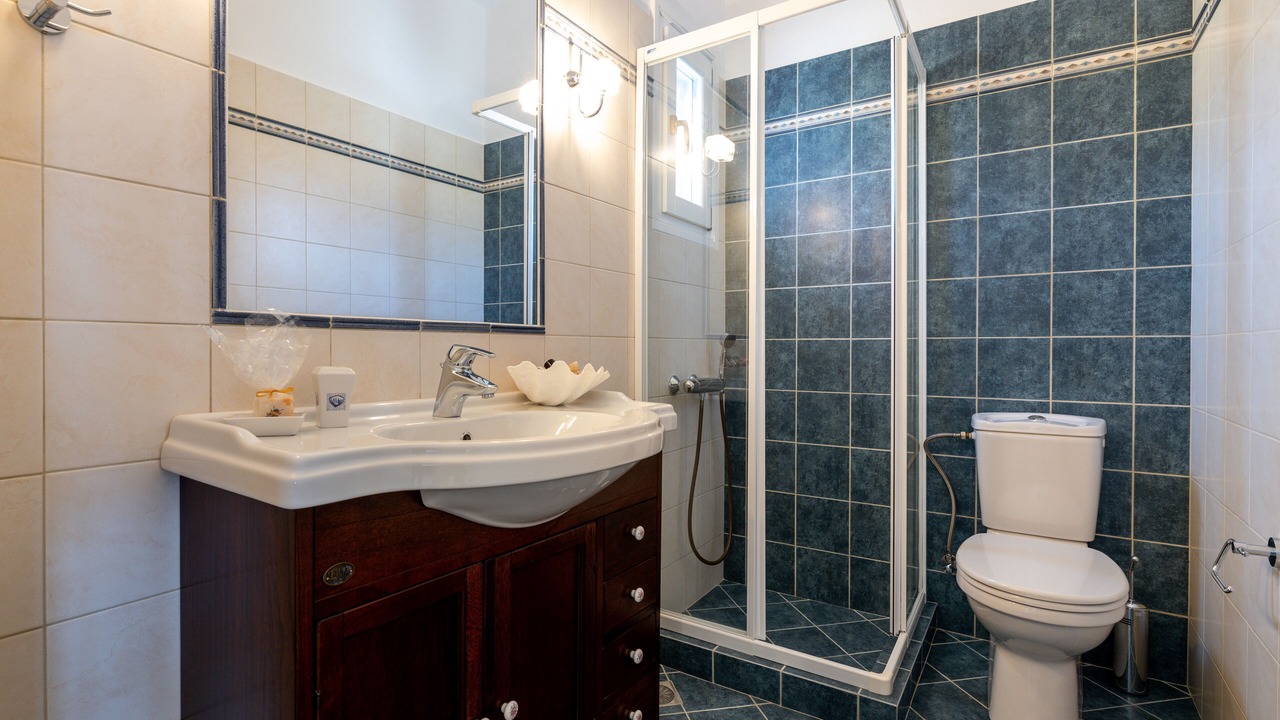 Photo of Bathroom in Aliki
