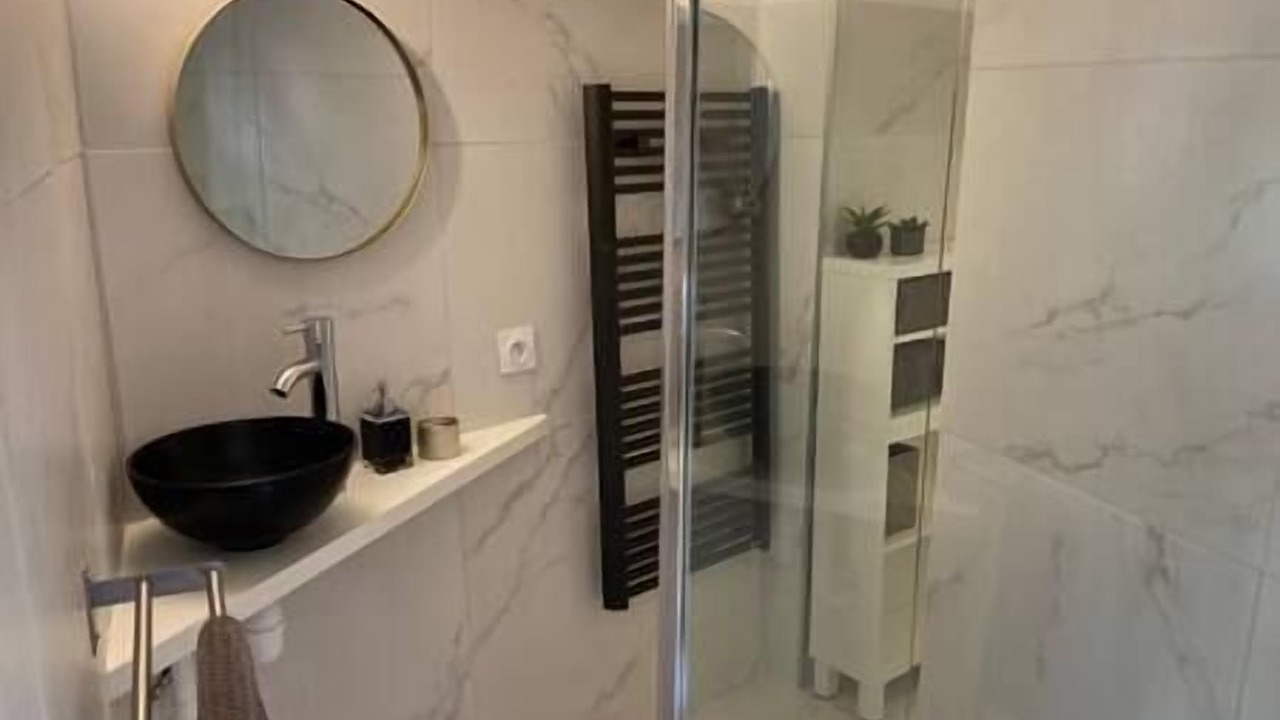 Photo of Bathroom in Flayosc