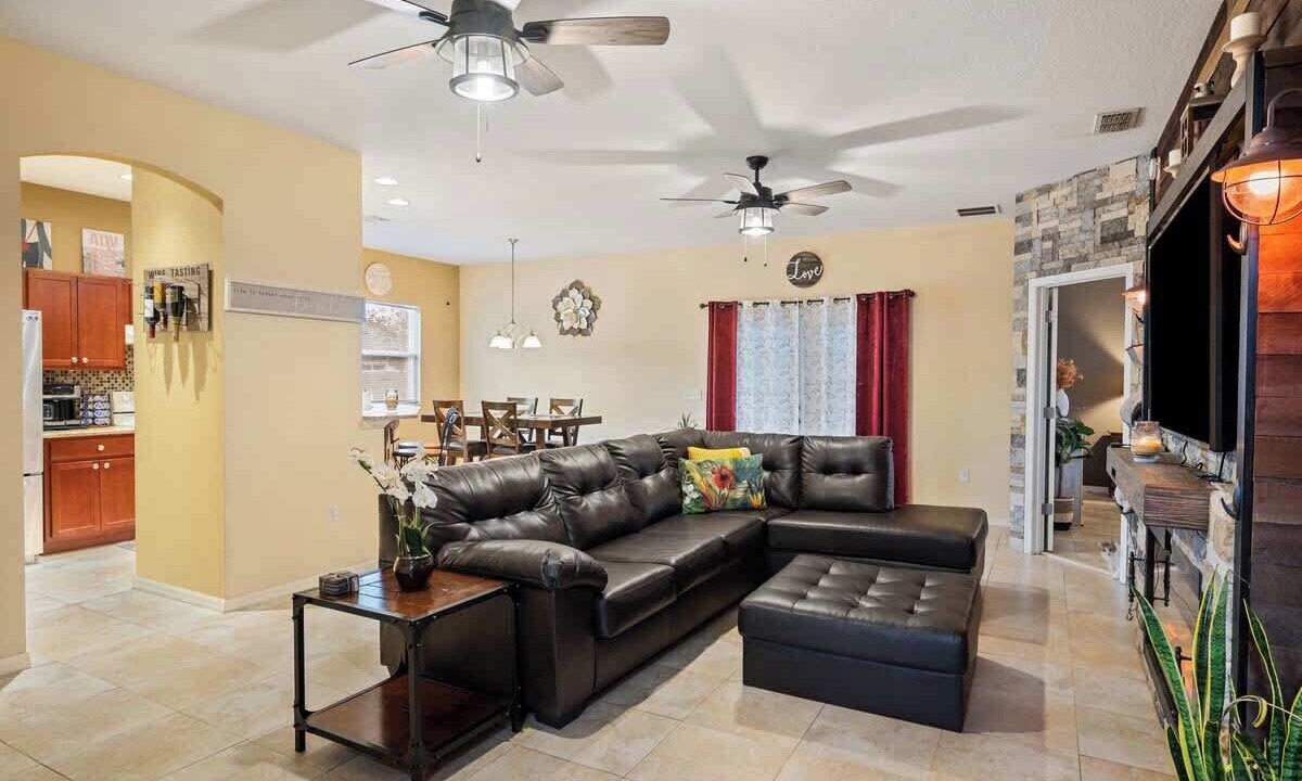 Photo of Livingroom in Nichols