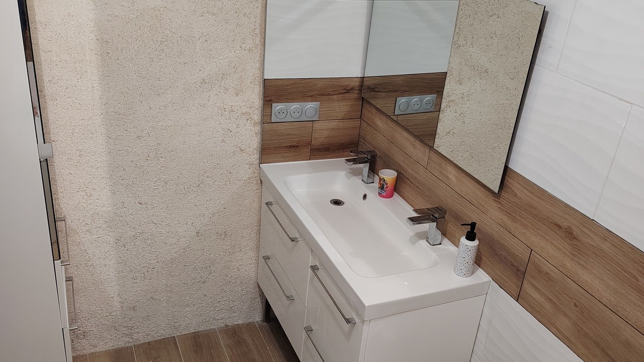 Photo of Bathroom in Orange