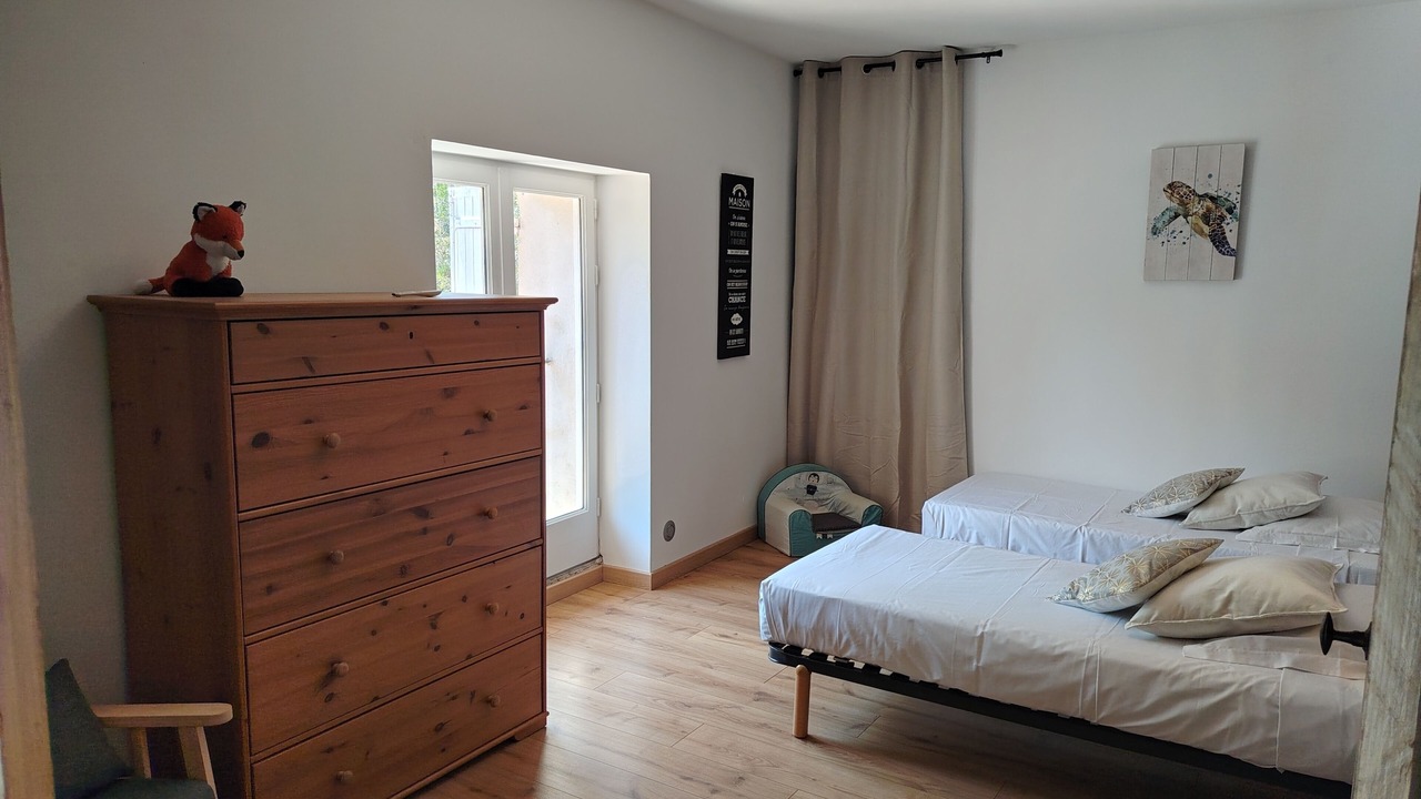 Photo of Bedroom in Orange