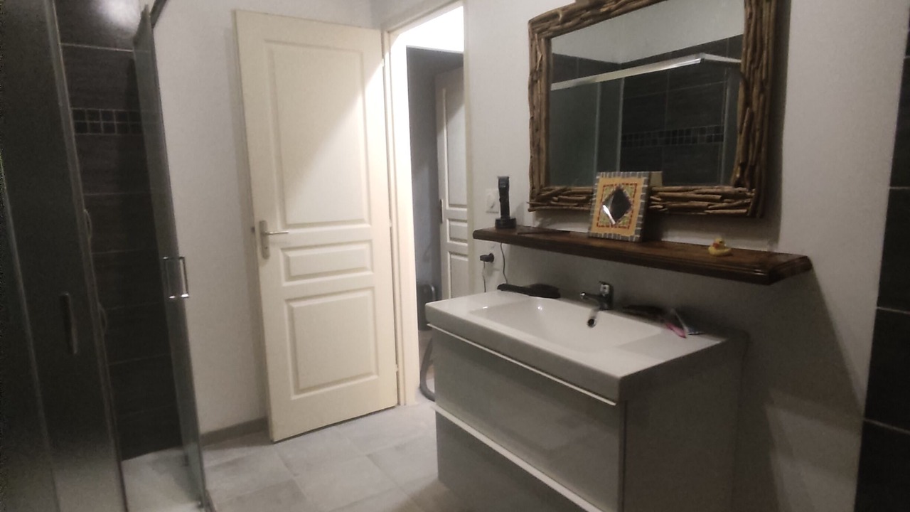 Photo of Bathroom in Fox-Amphoux