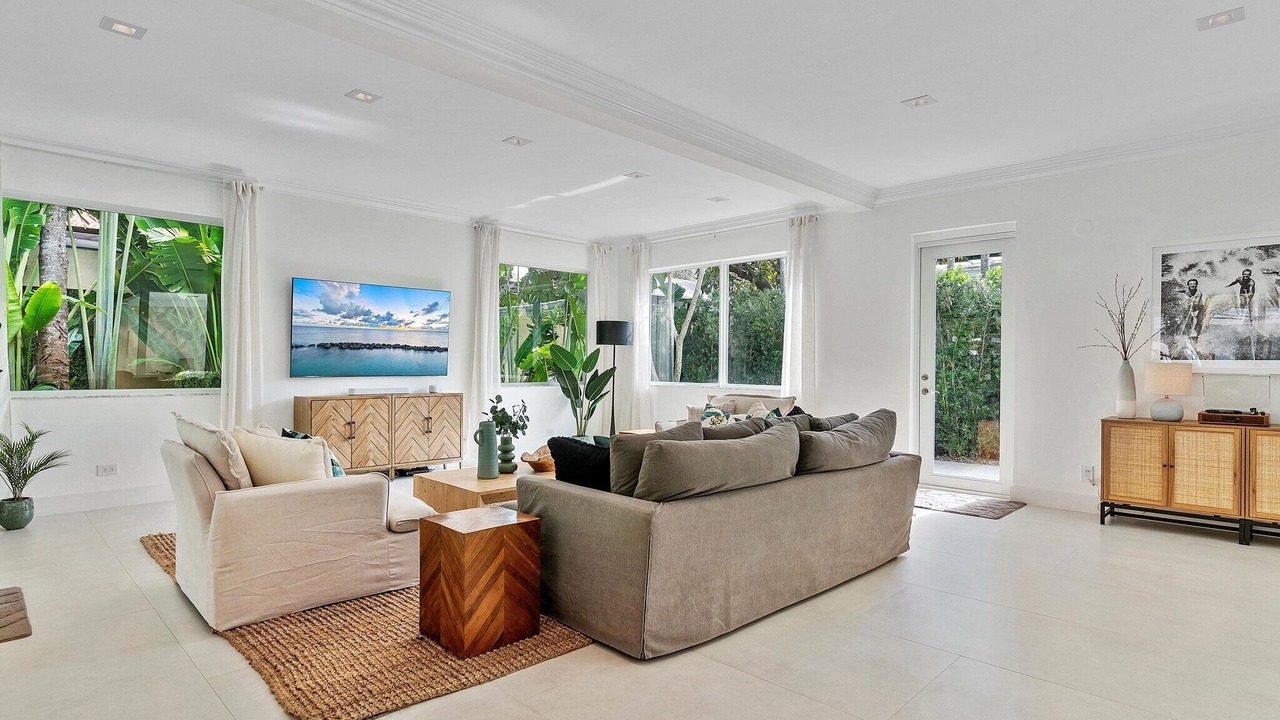 Photo of Livingroom in Northeast Coconut Grove