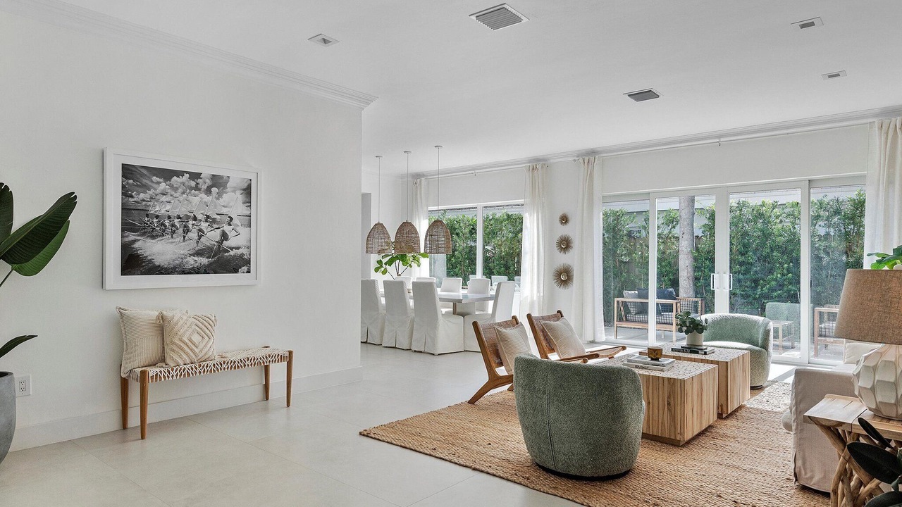 Photo of Livingroom in Northeast Coconut Grove