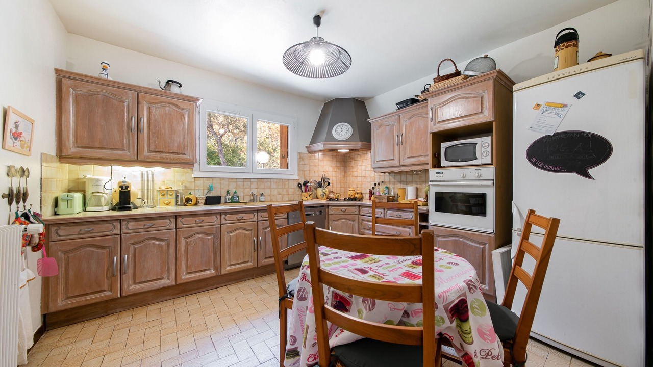 Photo of Kitchen in Montmeyan