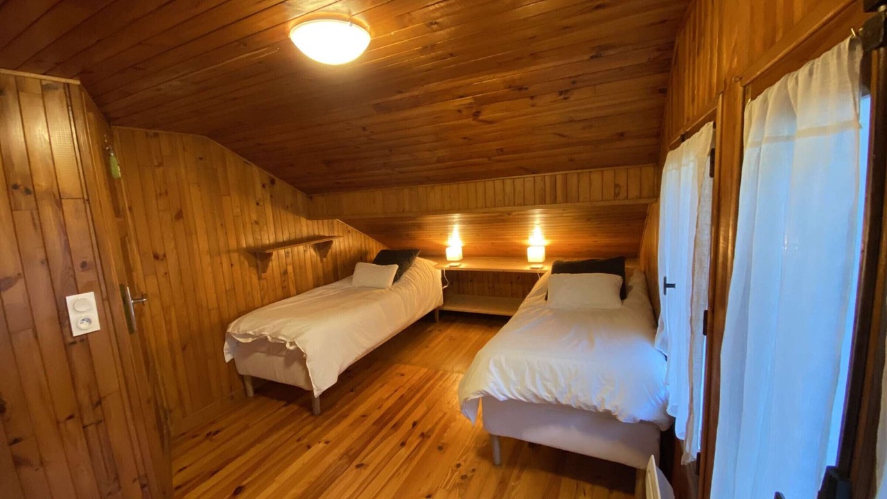 Photo of Bedroom in Areches