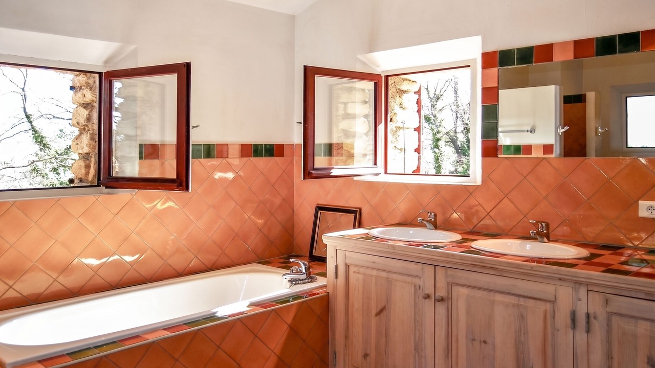 Photo of Bathroom in Ansouis