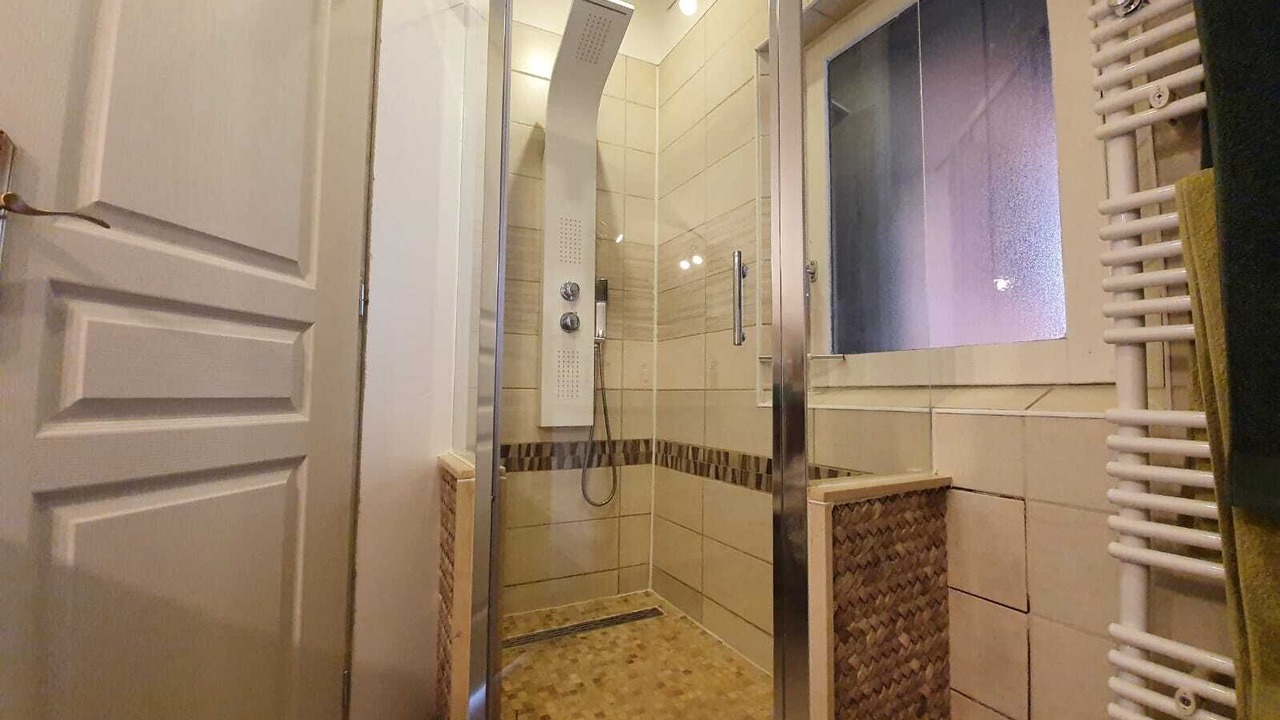 Photo of Bathroom in Cluses