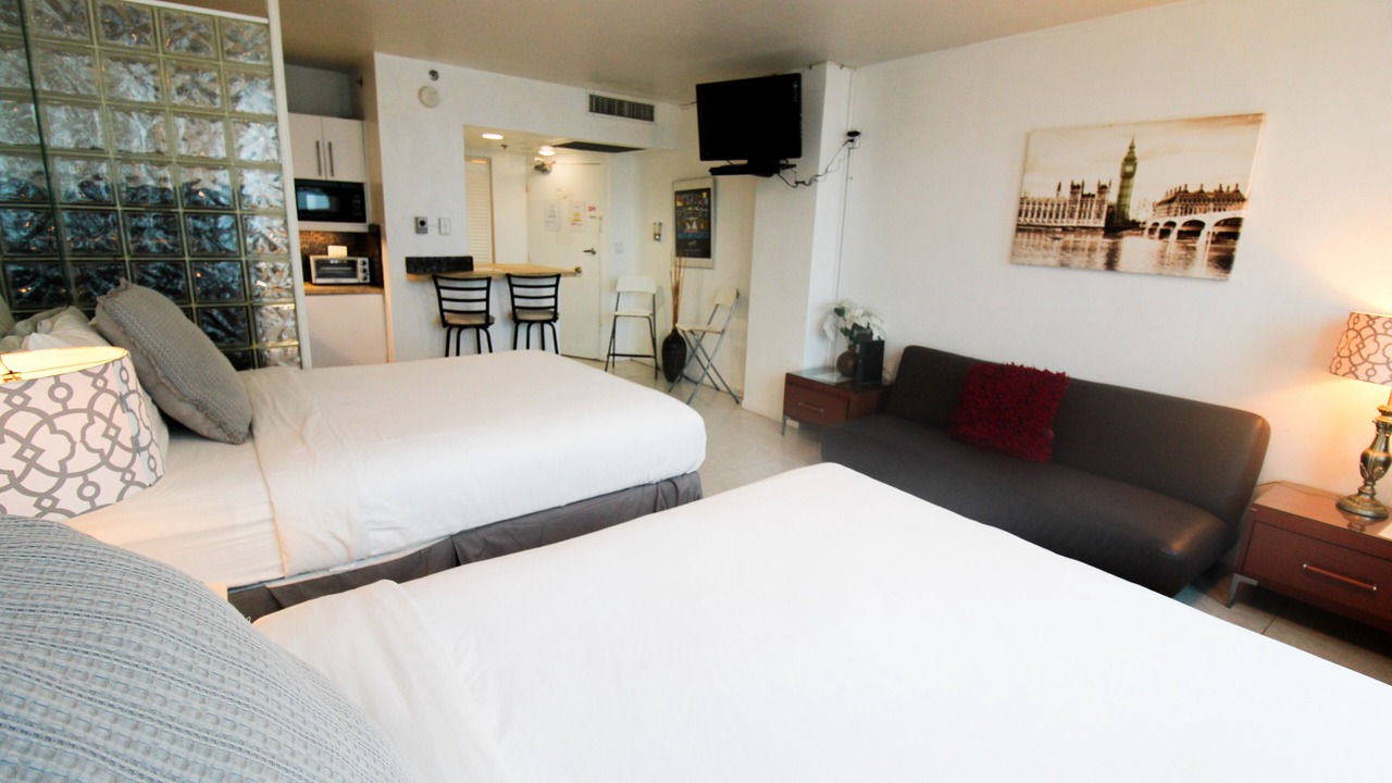 Photo of Bedroom in Mid Beach