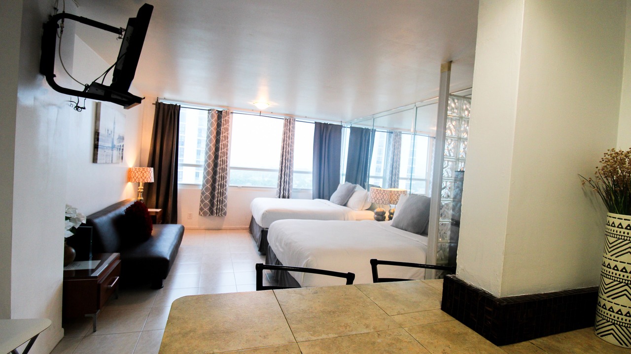 Photo of Bedroom in Mid Beach