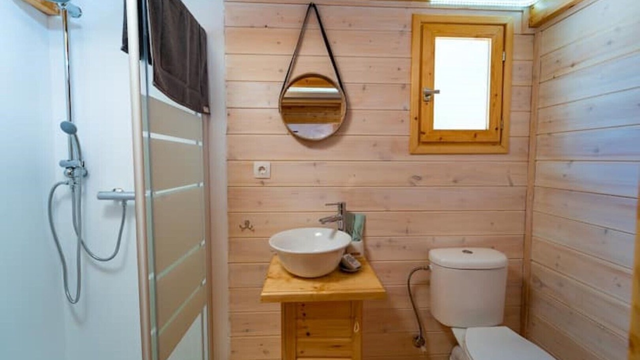 Photo of Bathroom in Elation