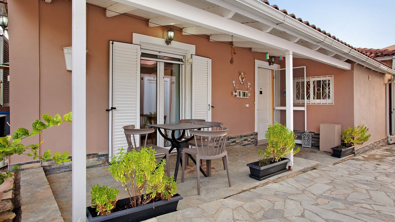 Photo of Outdoor in Alikanas