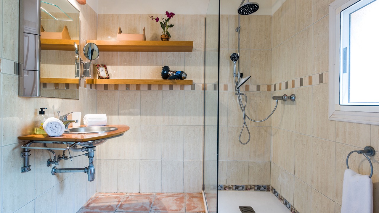 Photo of Bathroom in Chio