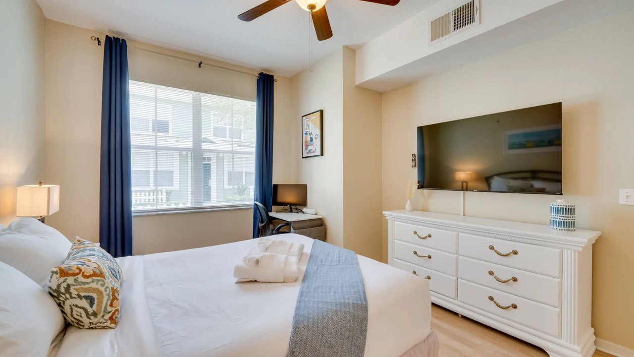 Photo of Bedroom in Venetian Bay Villages