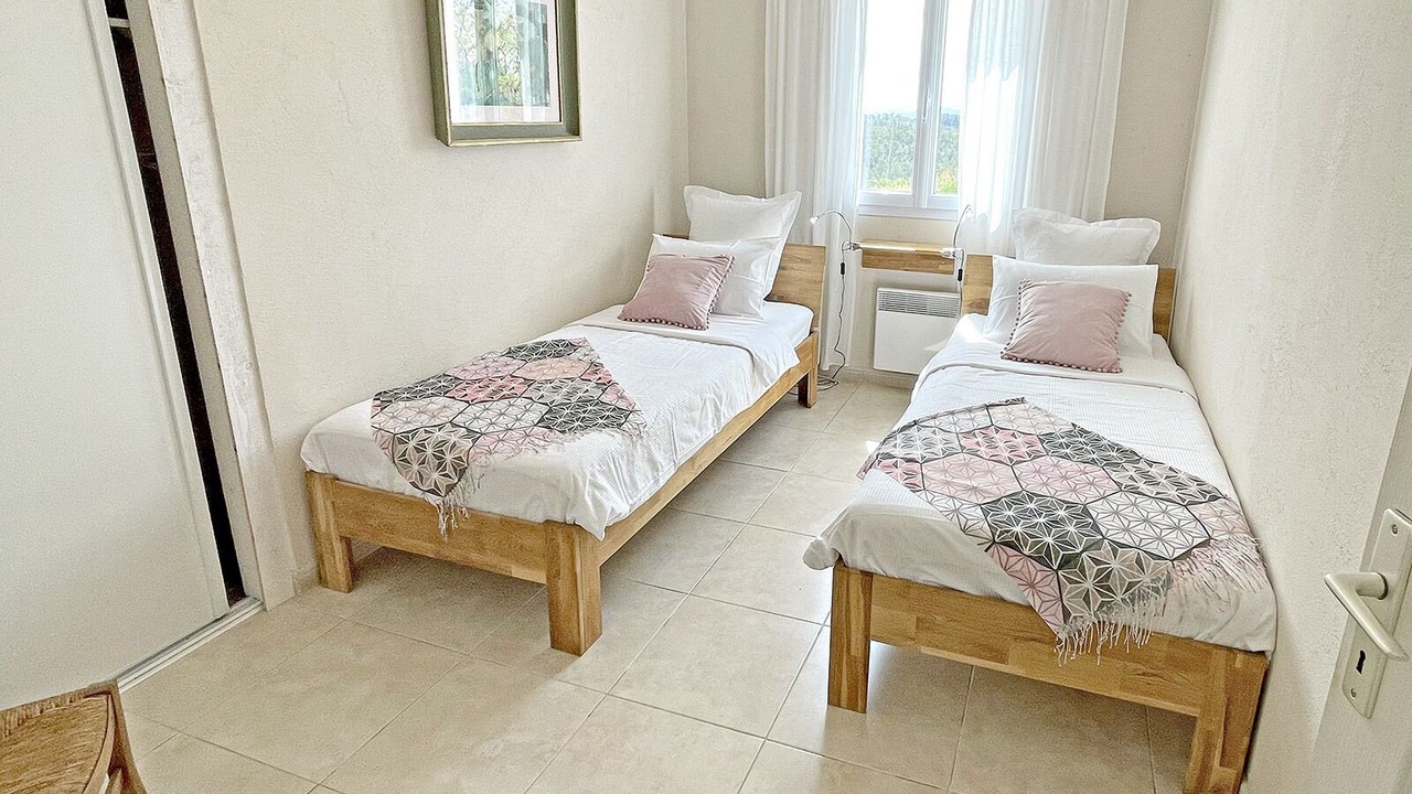 Photo of Bedroom in Entrecasteaux