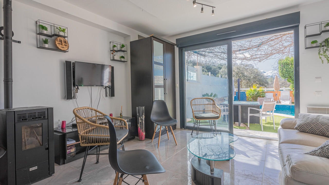 Photo of Livingroom in Cabasse