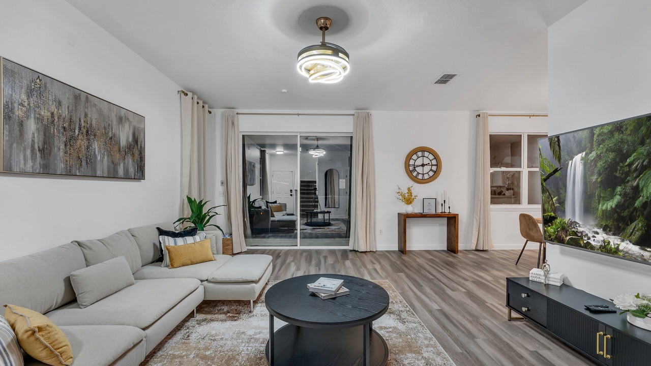 Photo of Livingroom in Sandy Ridge