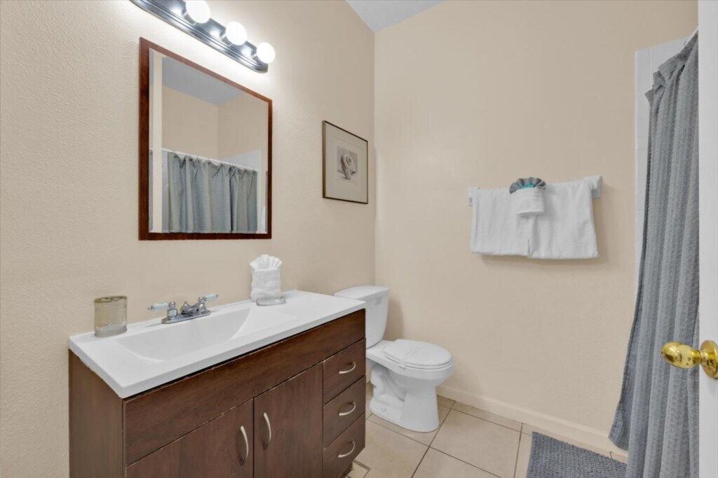 Photo of Bathroom in Crescent Lakes