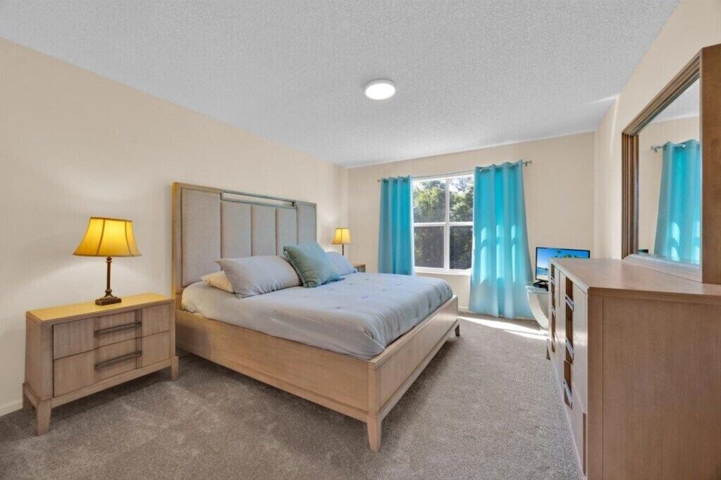 Photo of Bedroom in Crescent Lakes