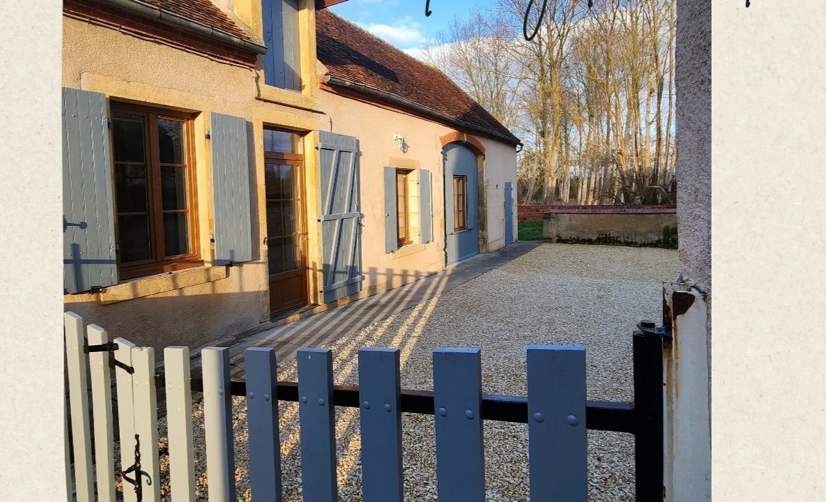 Photo of Outdoor in Ainay-le-Vieil