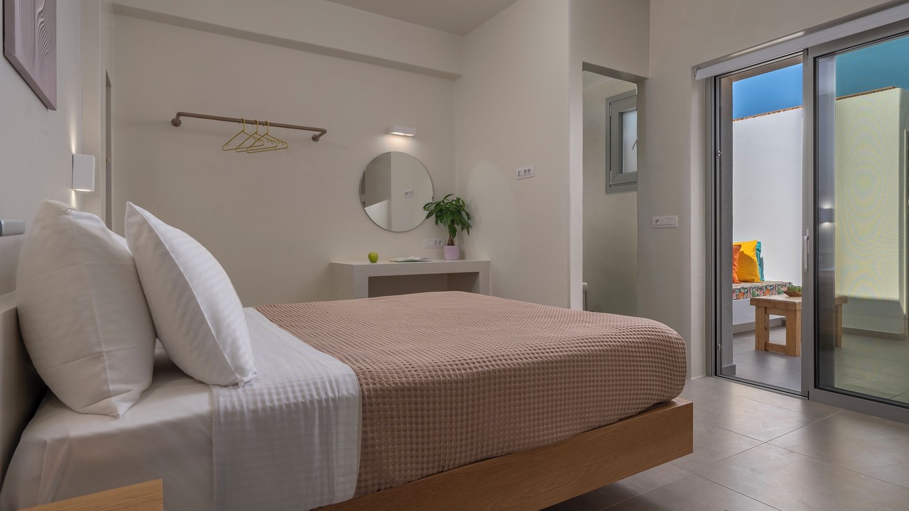 Photo of Bedroom in Ios Town