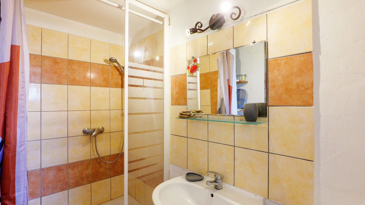 Photo of Bathroom in Aubenas