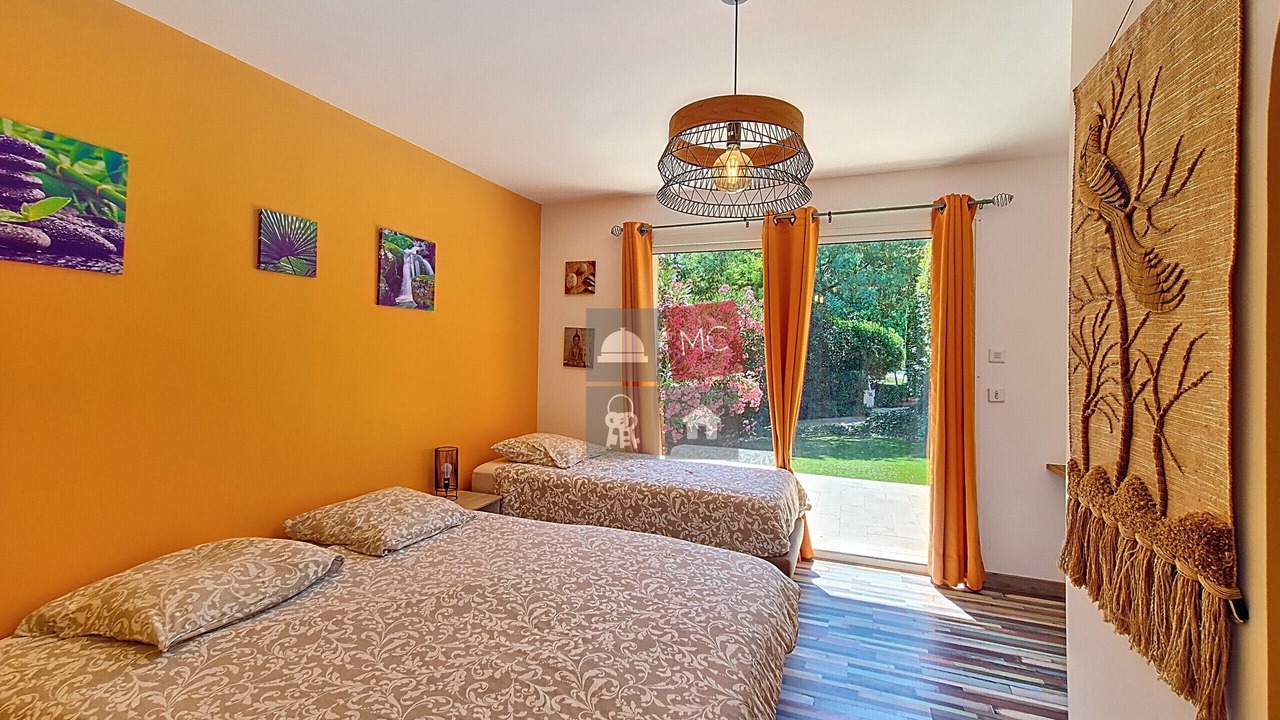 Photo of Bedroom in Preconil