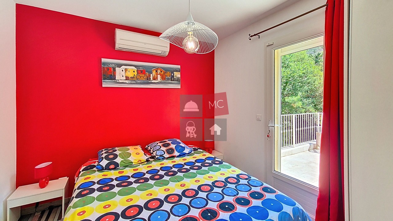 Photo of Bedroom in Preconil