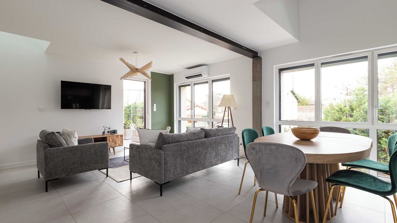 Photo of Livingroom in Leon Blum - Bon Coin