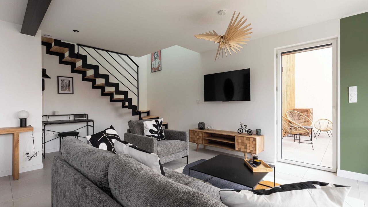 Photo of Livingroom in Leon Blum - Bon Coin