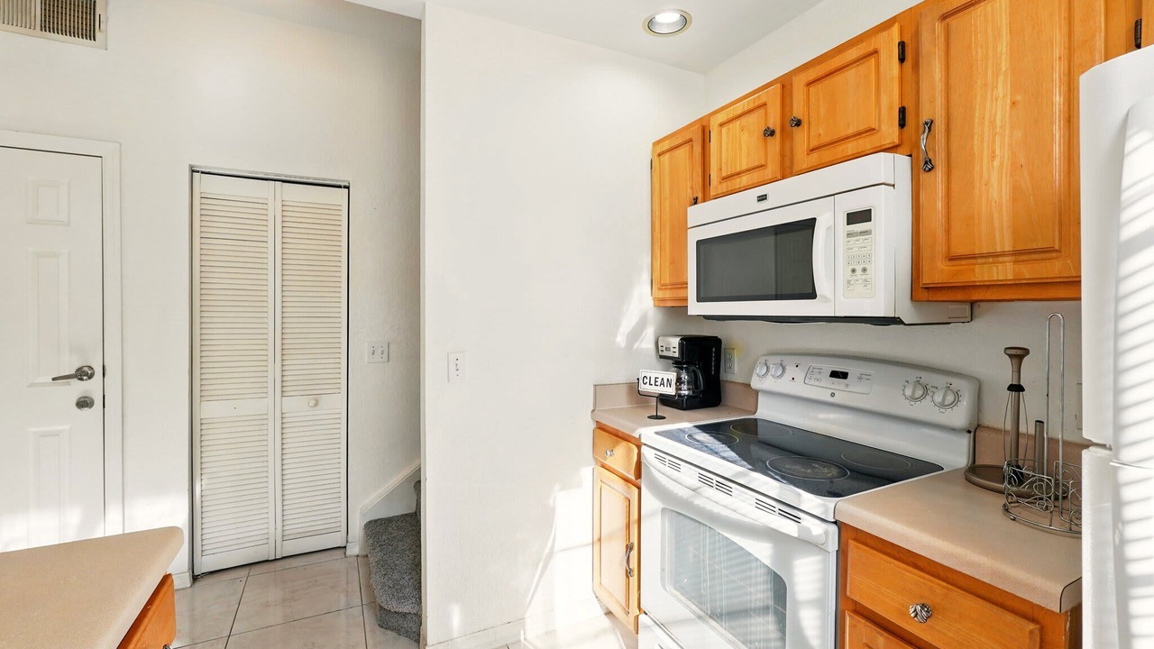 Photo of Kitchen in Venetian Bay Villages