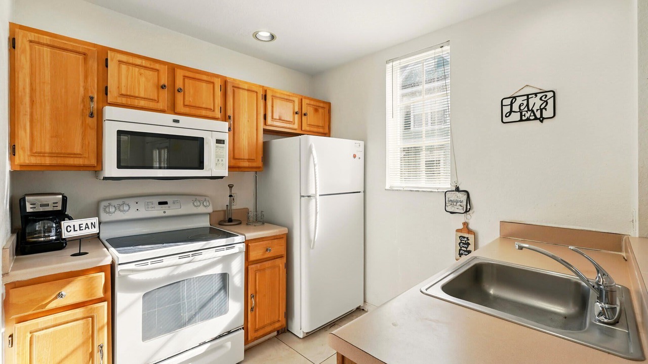 Photo of Kitchen in Venetian Bay Villages