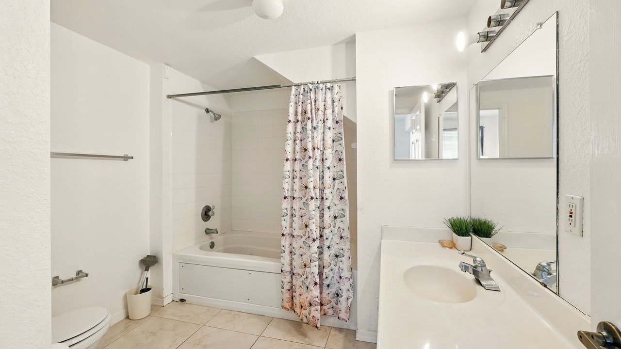 Photo of Bathroom in Venetian Bay Villages