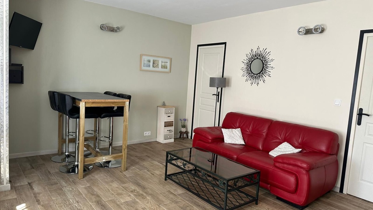 Photo of Livingroom in Orange