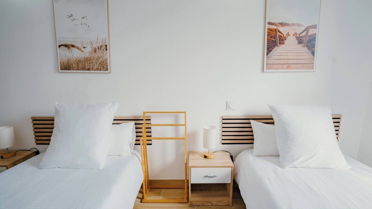 Photo of Bedroom in Puget-Ville