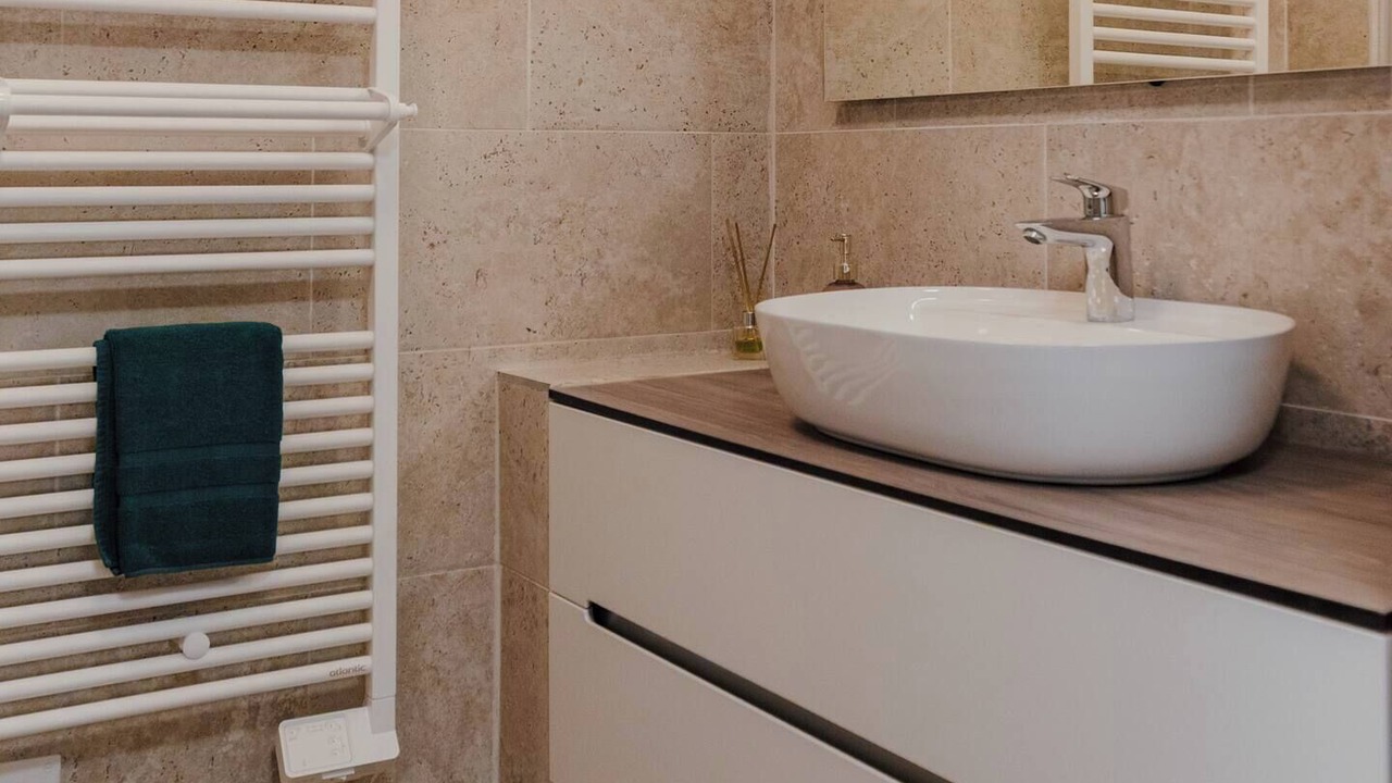 Photo of Bathroom in Puget-Ville