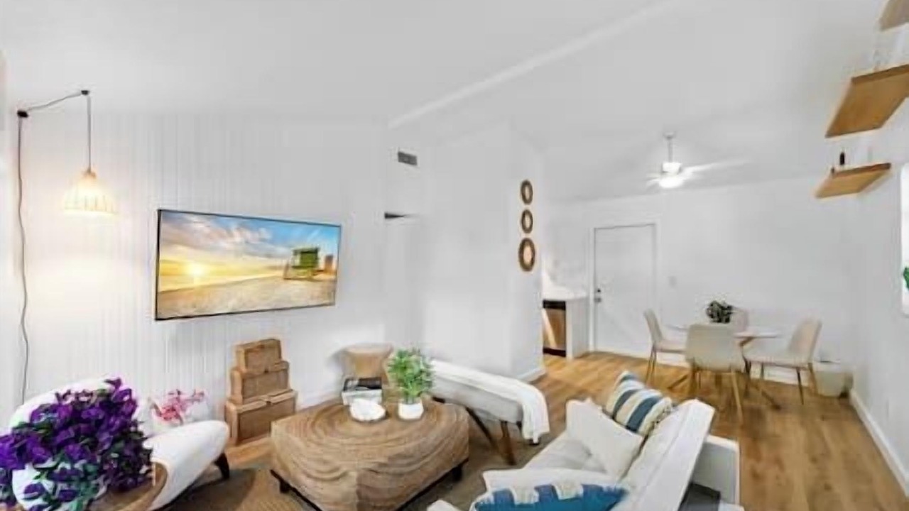 Photo of Livingroom in Coconut Grove